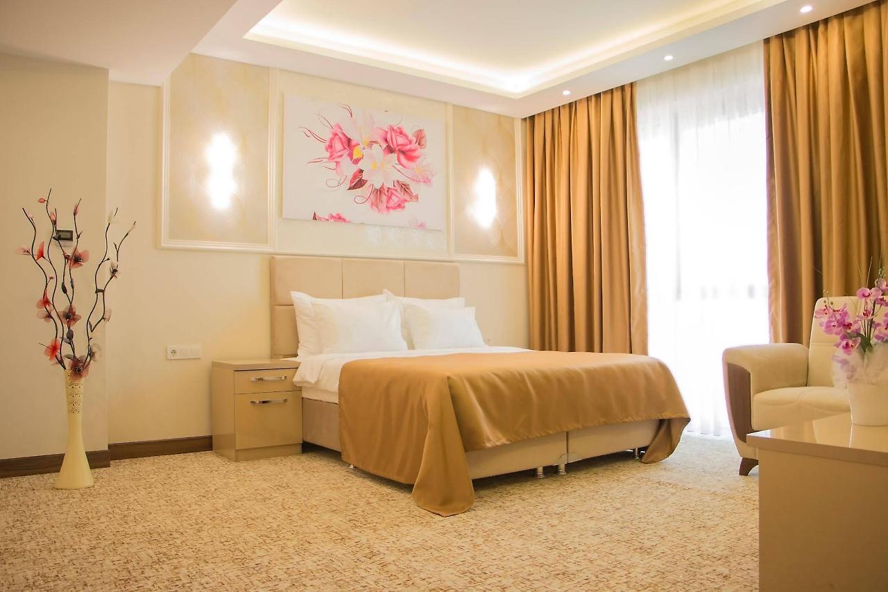 Goldhan Hotel เทเคียร์ดัก ภายนอก รูปภาพ